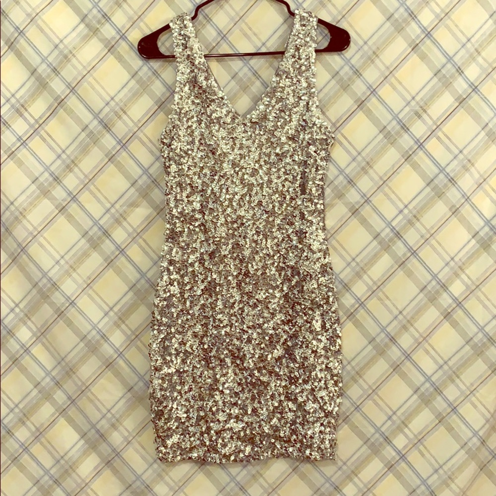 Chic and shiny party dress
